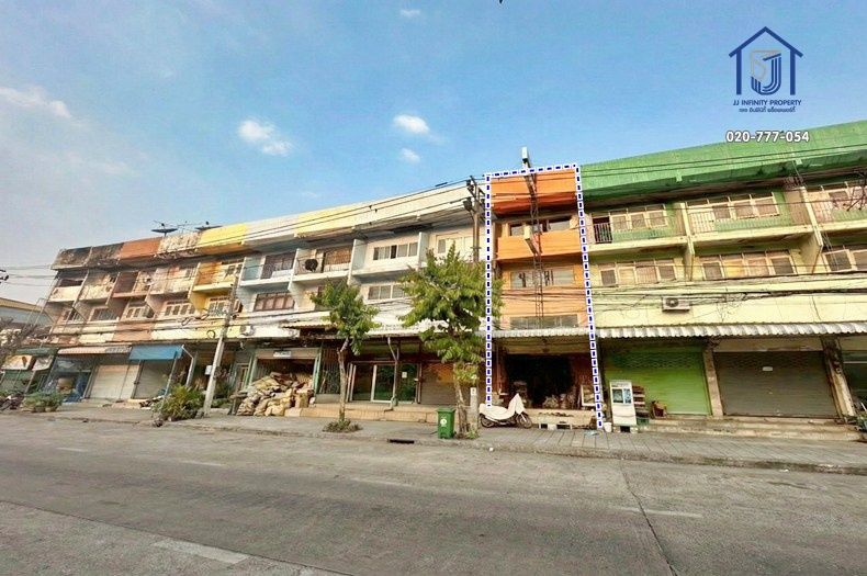 - ขายอาคารพาณิชย์ 3 ชั้น 18 ตารางวา ติดถนนสวนสยาม ใกล้รถไฟฟ้าสายสีเหลือง