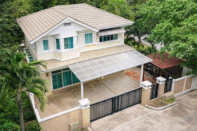 - ให้เช่าคฤหาสน์ หรู 3-4นอน สุวรรณภูมิ กิ่งแก้ว29-33 รพ.จุฬารัตน์ 9 1.6กม. นันทวัน 3 น้ำ 70 ตร.วา. 278 ตร.ม. BTS บางนา 4.9 กม.