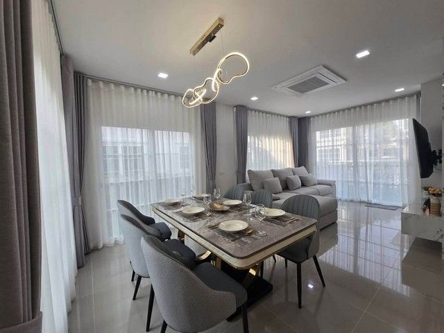 - ให้เช่าบ้าน ใกล้ทางด่วน, รร.นานาชาติ St. Andrews และ Bangkok Patanaหมู่บ้าน Golden Neo สุขุมวิท 113 ใกล้ BTS สำโรง