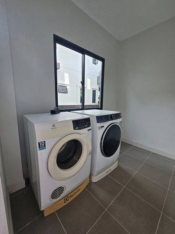 - ให้เช่าบ้านเดี่ยวหลังมุม 4 ห้องนอน 4 ห้องน้ำ H.Cape Serene บางนา-สุขาภิบาล 2 หน้าบ้านหันทิศเหนือ แดดไม่ร้อน รับลมเย็นสบาย