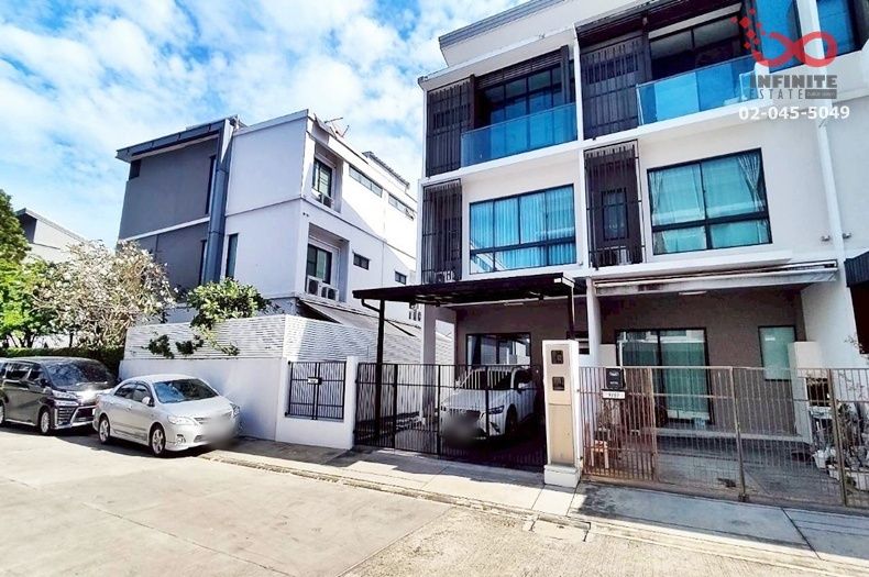 - ขายทาวน์โฮม เดอะแลนด์มาร์ค เอกมัย-รามอินทรา 3ชั้น 32ตรว. หลังริม พร้อมอยู่