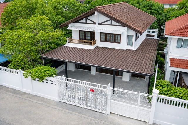 - บ้านเดี่ยวให้เช่า 4นอน 2น้ำ เสนานิคม1 สตรีวิทยา2 BTS เสนานิคม 800 ม. ลาดพร้าว กว้างใหญ่ 90 ตร.วา. 280 ตร.ม. รร.สตรีวิทยา 2 1 กม.