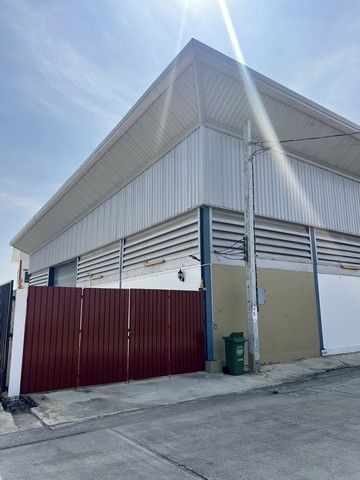 - ให้เช่าโกดัง ตำบลคลองขวาง ไทรน้อย 120 ตรว. 330 ตรม. ประตูไฟฟ้า อาคาร 2 ชั้น ด้านหลัง ไฟฟ้า 3 เฟส