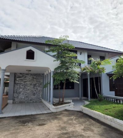 - บ้านพร้อมที่ดินโซนแม่เหียะ รีโนเวทใหม่ทั้งหลัง พื้นที่กว้าง จัดสวนได้ ชุมชนเงียบสงบ ใกล้ห้าง