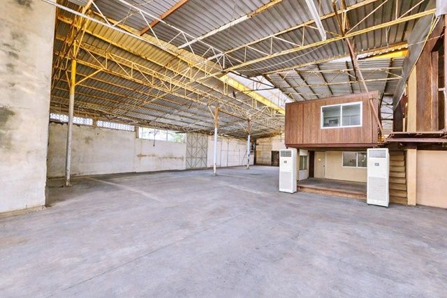 - ตลาดน้อย MRTหัวลำโพง 360ม. 780ตรม. ท่าเรือข้ามฟากสี่พระยา ให้เช่าโกดัง เจริญกรุง25-35 ย่านกลางเมือง สัมพันธวงศ์ 195ตรว. 3น้ำ 4นอน แอร์ 1ตัว