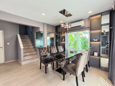 - บ้านเดี่ยว Villaggio ศรีนครินทร์ ตำบลบางเมือง อำเภอเมืองสมุทรปราการ สมุทรปราการ ราคา 6,900,000 บาท