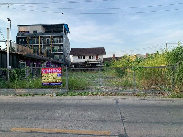 - ขายที่ดินถมแล้ว 100 วา รามอินทราซอย 5 ทำเลดี ใกล้เซ็นทรัลรามอินทรา รถไฟฟ้าสายสีชมพู ZB121