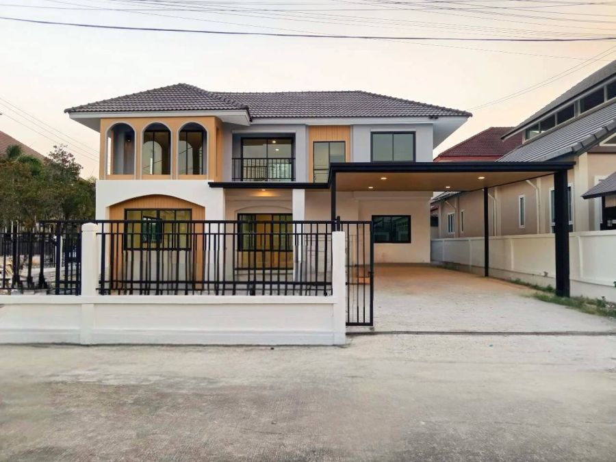 - หมู่บ้านชัยพฤกษ์ บางแวก พุทธมณฑลสาย 2 บ้านเดี่ยวหลังใหญ่ รีโนเวทใหม่ทั้งหลัง แปลงมุม