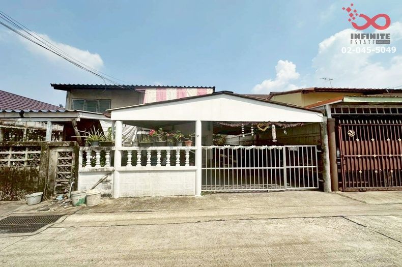 - ขายบ้านแฝด 2 ชั้น 35 ตร.ว. เคหะร่มเกล้า 31 ใกล้สนามบินสุวรรณภูมิ