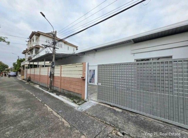 - ให้เช่า โกดัง ในซอยลาดพร้าว 93 พร้อมออฟฟิศ สำหรับเป็นที่เก็บสินค้า