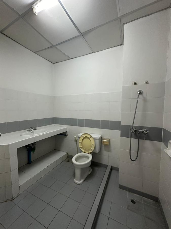 - ขาย 3.9 ล้าน ทาวน์เฮ้าส์ 3 ชั้น 26.9 ตร.ว ซอยจรัญสนิทวงศ์75 แยก 5 บางพลัด