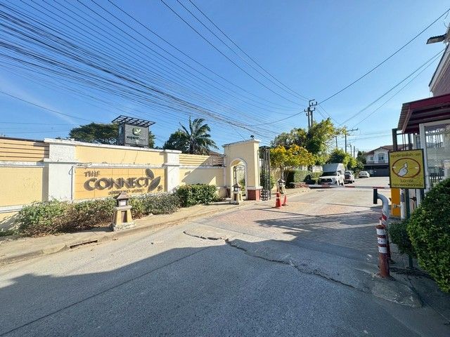 - ทาวน์เฮ้าส์รีโนเวทใหม่ หมู่บ้านเดอะคอนเนค 8 วงแหวน-บางนา กม.10