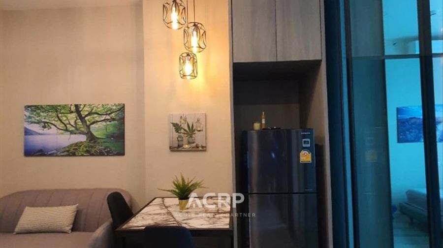 - For Sale !! Knightsbridge Collage Ramkhamhaeng" ห้องสวย Pool View เพดานสูง 3 เมตร พร้อมอยู่ทันที!