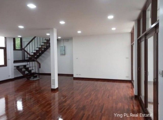 - ให้เช่า บ้านเดี่ยว รีโนเวทแล้วทั้งหลัง ซอยพงษ์เพชรนิเวศน์ ประชาชื่น พร้อมอยู่