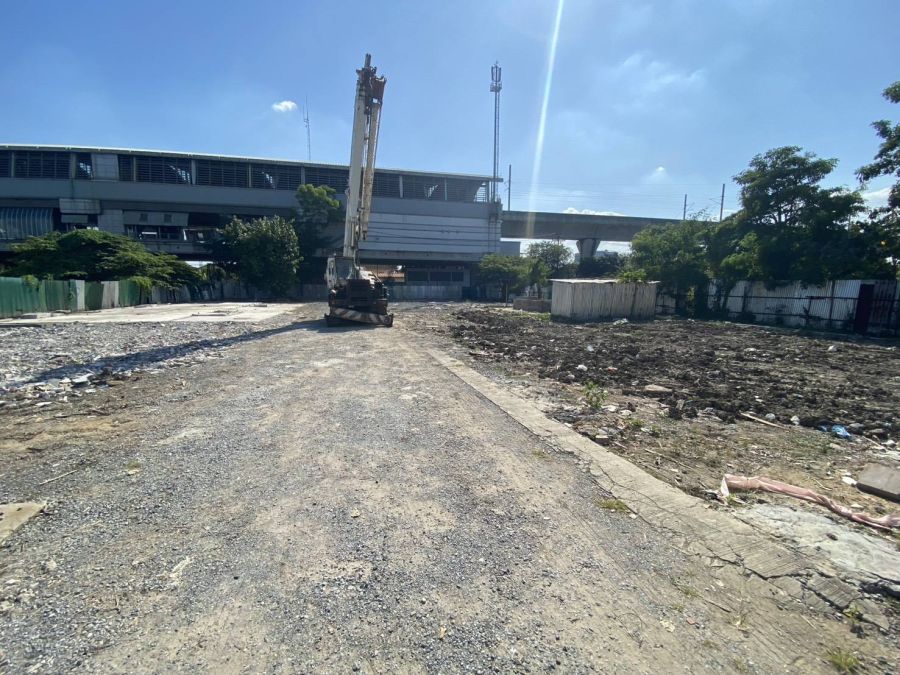 - ให้เช่าที่ดินถมแล้ว ทำเลทอง ติดรถไฟฟ้า ARL สถานีบ้านทับช้าง ! 670 ตร.วา หน้ากว้างติดถนนกว่า 40 ม.