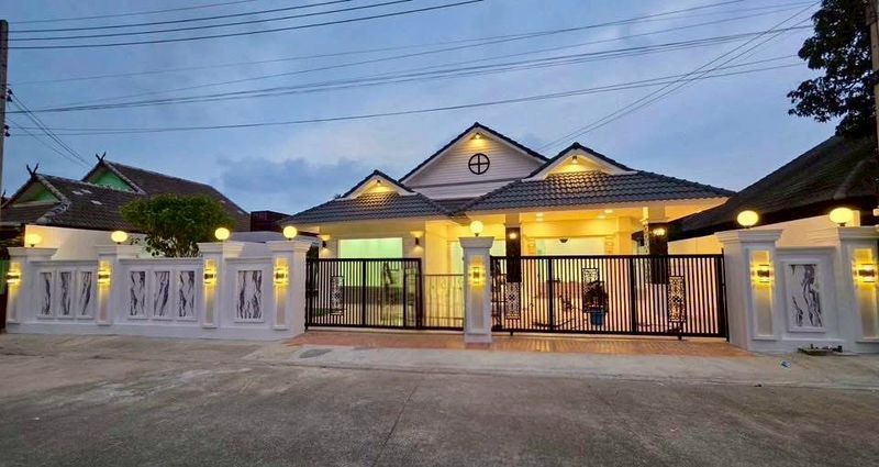 - ขายบ้านเดี่ยวมือสอง ตกแต่งพร้อมอยู่ โซนโรงโป๊ะ บางละมุง ชลบุรี