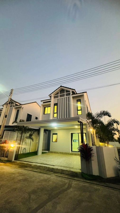 - ทาวน์โฮมมือสอง หลังมุม โครงการ มณีรินทร์วิลเลจ แหลมฉบัง ชลบุรี