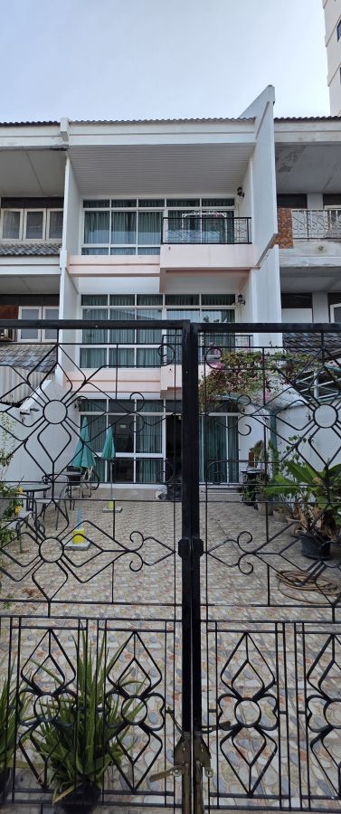 - ขาย บ้าน Home Office บูติกอพาร์ทเม้น ใก้ลแยกเกษตร สถานีรถไฟฟ้ารัชโยธิน เสนานิคม ตกแต่งสวยพร้อมอยู่ได้เลย