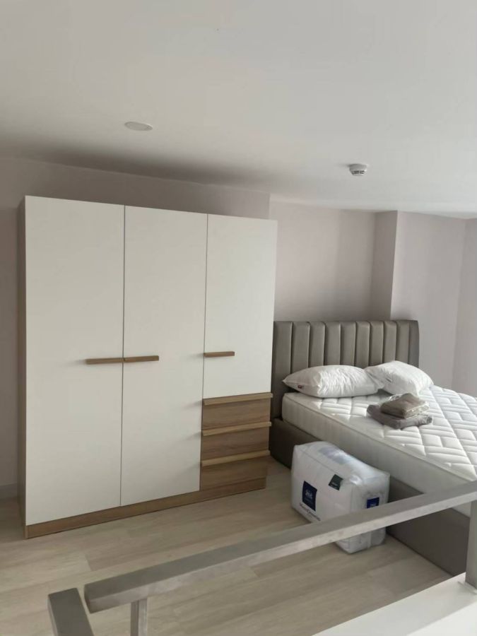 - ให้เช่า Knightsbridge Prime Sathorn ตกแต่งครบพร้อมอยู่ Duplex ห้องมุม ชั้น 30 เนื้อที่ 44 ตรม. ค่าเช่าเดือนละ 28,000 บาท