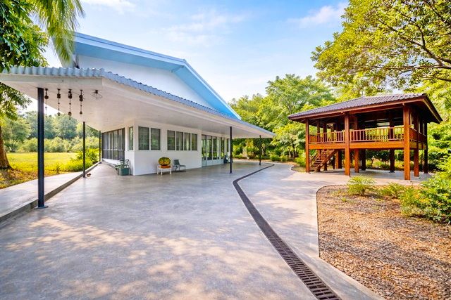 - คฤหาสน์ 2 หลัง 1ไร่ 53 ตรว.Ice bath Sauna bar วชิรธรรมสาธิต39-49 BTSอุดมสุข1.6กม. ให้เช่า 2 ชั้น 6นอน 3น้ำ ถนนสุขุมวิท 101-1