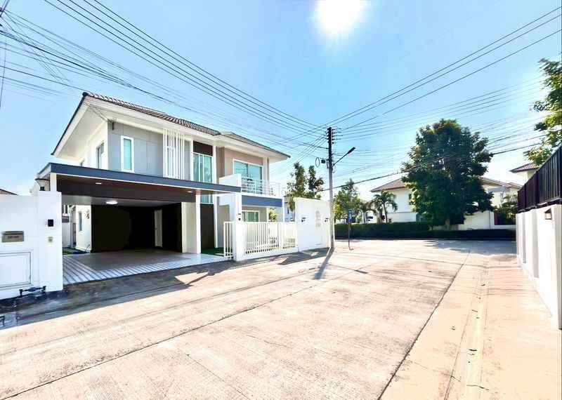 - ขายด่วนบ้านเดี่ยว 2 ชั้น 3 ห้องนอน ใกล้ทะเล หาดจอมเทียน เพียง 10 นาที