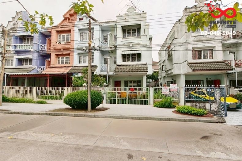 - ขายทาวน์โฮม 3 ชั้น 31ตรว.หมู่บ้านลัลลี่วิลล์ ลำลูกกาคลอง 1 ปทุมธานี