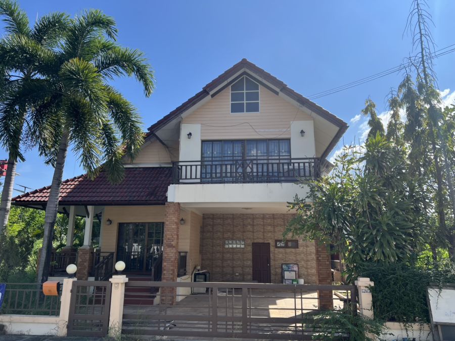 - บ้านเดี่ยว ติด J-Park หมู่บ้านคันทรีโฮม 2 สุรศักดิ์ ศรีราชา ชลบุรี