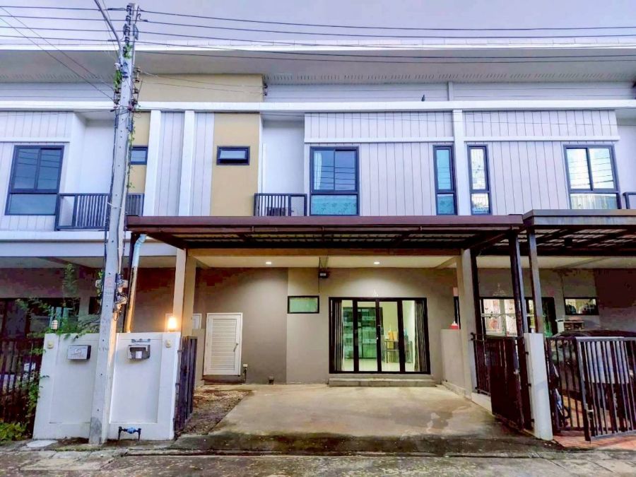 - ขายทาวน์โฮม 22 ตร.ว. โมเดิร์น เดอะโมดิช ราชพฤกษ์-กาญจนาภิเษก ถูกมาก (ต่ำกว่าทุน) ต่อเติม แอร์-เฟอร์ฯ ครบพร้อมอยู่