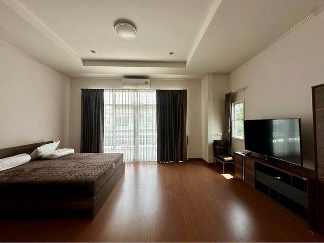 - ให้เช่าบ้านหลังมุม เข้า ออกได้ทั้ง ซ.กาญจนาภิเษก 39 และ ซ.กิ่งแก้ว 25/1 ตลาดเจโม และสุวรรณภูมิ ศุภาลัย ไพรด์ บางนาน-วงแหวน, ราชาเทวะ