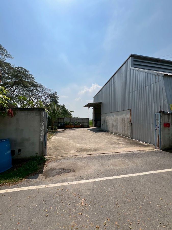 - ขายโกดังสำหรับเก็บของ ต.ลำลูกกา อ.ลำลูกกา จ.ปทุมธานี