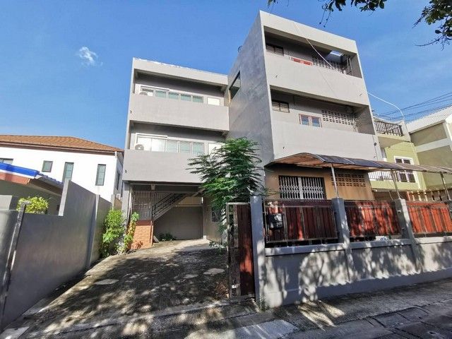 - ให้เช่าทาวโฮม 3ชั้น อ่อนนุช17 ถนนสุขุมวิท77 ใกล้รถไฟฟ้า BTS อ่อนนุช ใกล้พัฒนาการ เอกมัย