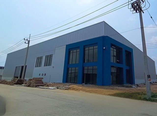 - ให้เช่าโกดังสร้างใหม่ 534 ตารางวา พื้นที่ใช้สอยรวม 2,137 ตร.ม. ต.คลองมะเดื่อ อ.กระทุ่มแบน