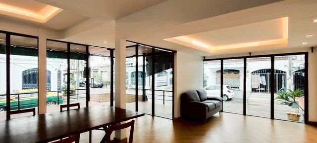 - ขายโฮมออฟฟิศ3ชั้น หลังมุม พระราม9 ใกล้เซ็นทรัลพระราม9 ห่างจากถนนพระราม 9 เพียง 200 เมตร