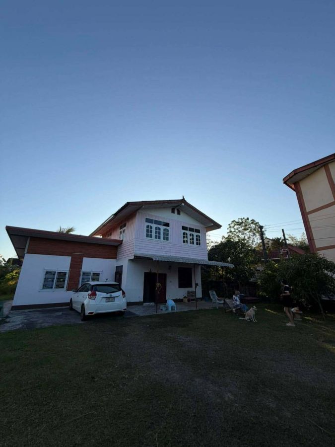 - ขายถูกมาก!! บ้านพร้อมที่ดิน 2 งาน 63 ตร.ว. ทำเลทอง ใจกลางอำเภอเมืองอุดรธานี ใกล้ห้าง วงเวียนน้ำพุ สนามบินฯ