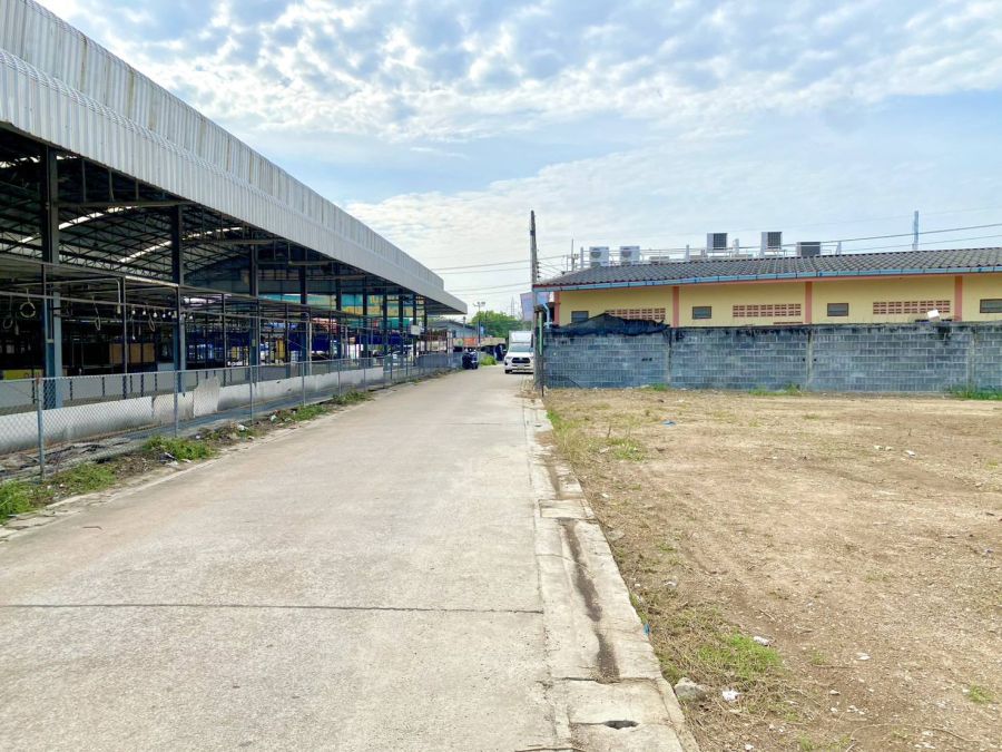 - ขายที่ดินเชิงเนินถมแล้วหลังโรงพยาบาลศรีระยอง 2 ไร่ ใกล้แยกบ้านดอน(ถนนเส้น36)300เมตร อ.เมืองระยอง