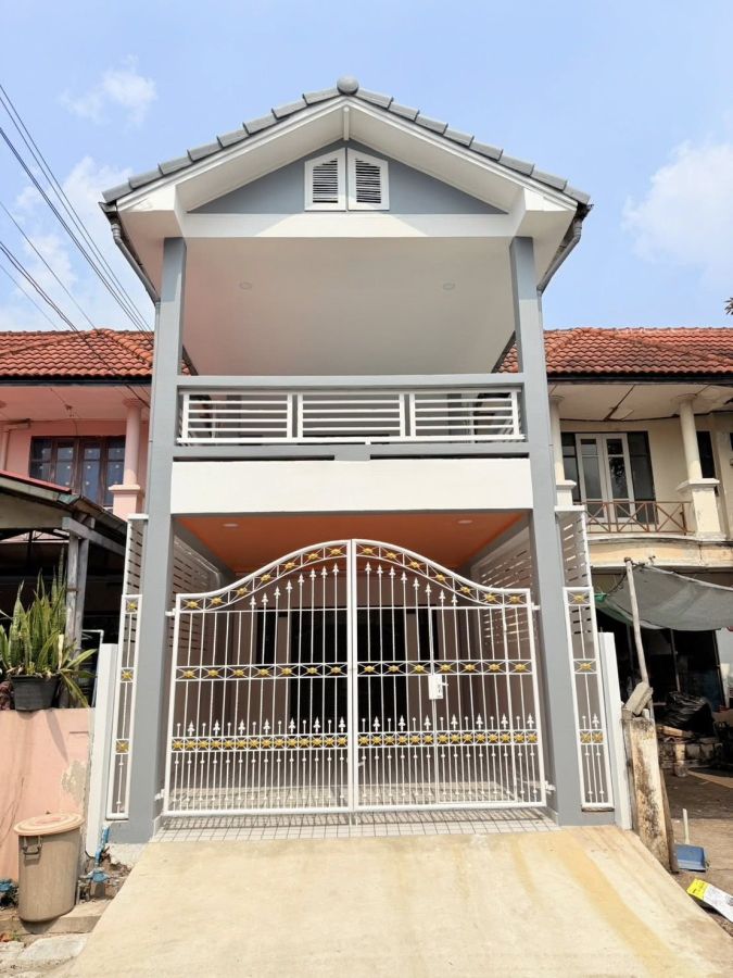 - ขาย ทาวน์เฮ้าส์ บัวทอง 4 ซอย 1/1 บ้านสวย พร้อมอยู่