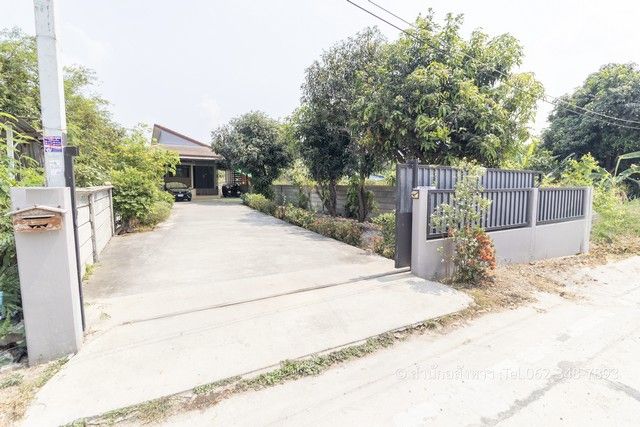 - ขายบ้านเดี่ยวชั้นเดียว คลองหลวง-คลองสอง บนที่ดินผืนใหญ่ 150 ตร.ว. ใกล้ตลาดไท