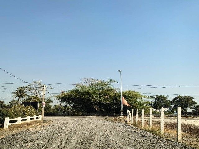 - ที่ดินแบ่งขาย 5 แปลงๆละ 100 ตารางวา คลองสิบสอง หนองจอก กรุงเทพฯ