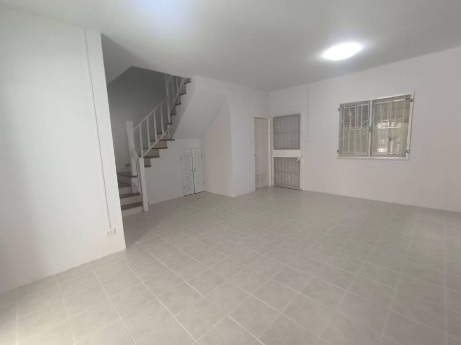 - ลดด่วน 350,000 บาท!! ทาวน์โฮม 2 ชั้น ม.พฤกษา 28/1 ต่อเติมแล้ว ต.แพรกษาใหม่ อ.เมืองสมุทรปราการ ใกล้นิคมบางปู