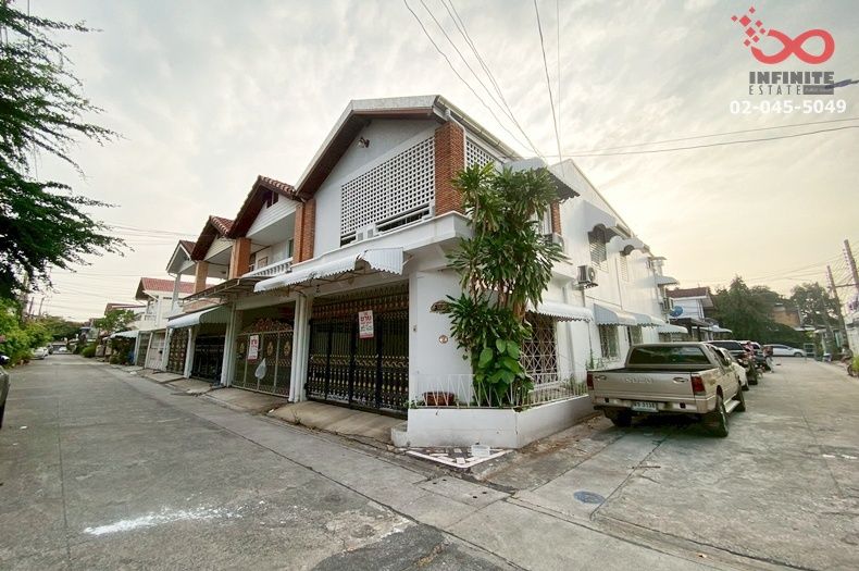 - ขายทาวน์เฮาส์ 2ชั้น 21ตรว. อินทามระ 41 ทำเลห้วยขวาง ใจกลางเมือง