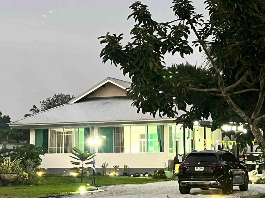 - ให้เช่าบ้านเดี่ยว สวนและสนามหญ้ากว้างขวาง นาจอมเทียน หลังสนามกอล์ฟ ฟีนิกซ์