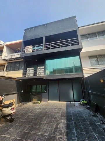 - ให้เช่าโฮมออฟฟิศ ใกล้วิลล่ามาร์เก็ต เอ็มพอเรียม ,เอ็มควอเทียร์ ถ.สุขุมวิท และ ถ.พระราม4 อารี ทาวน์เฮ้าส์ สุขุมวิท 26ใกล้BTS พร้อมพงษ์ ,