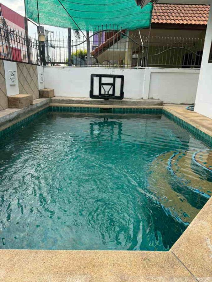 - ให้เช่าบ้านพลูวิลล่า 4 ห้องนอน ห่างจากหาดจอมเทียน 950 เมตร