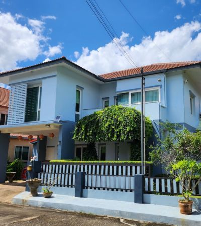 - หมู่บ้านศิริพร ดอนจั่น บ้านแปลงใหญ่สภาพดีมาก น้ำไม่ท่วม มีสวนส่วนตัว ติดถนนใหญ่ 8 เลน เส้นสันกำแพงสายใหม่