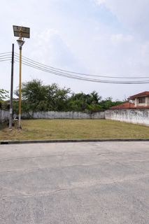 - ขายที่ดิน แปลงสวย หมู่บ้านกรีนเลค ที่ดินบางพลี ขายที่ดินบางนา