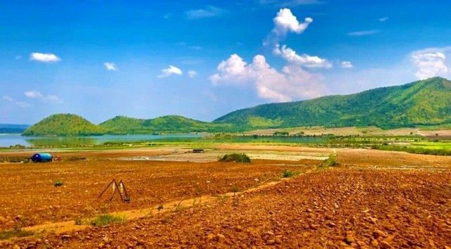 - ขายที่ดิน ใกล้แหล่งน้ำ กาญจนบุรี 371 ไร่ เป็นที่ราบ วิวเขาสวย เหมาะทำเกษตร ทำฟาร์ม วิวสวย บรรยากาศดี ทำรีสอร์ท ทำแหล่งท่องเที่ยว