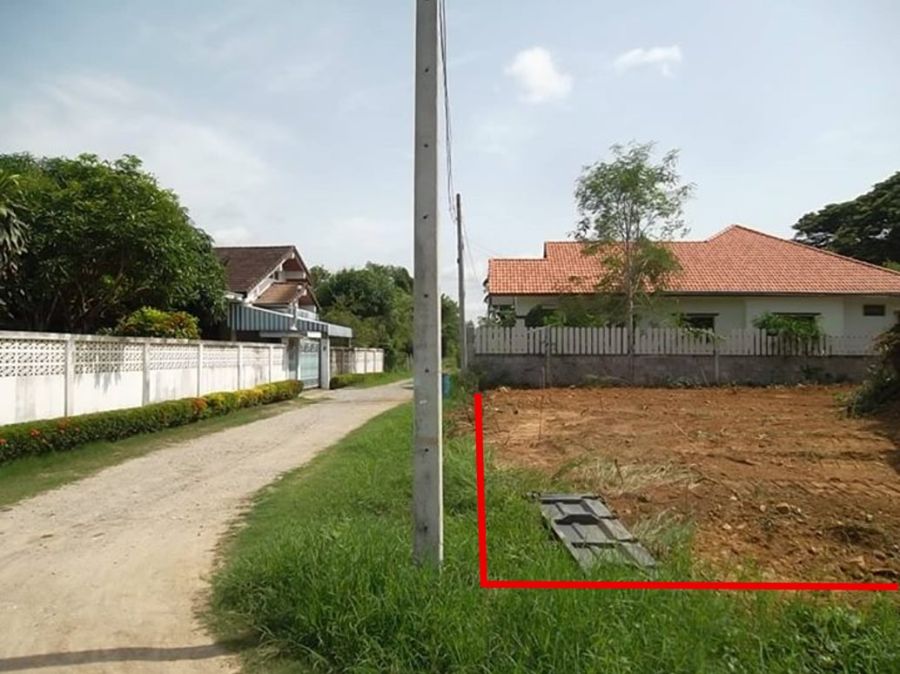 - ที่ดินปราณบุรี ติดกับโรงพยาบาลค่ายธนะรัชต์