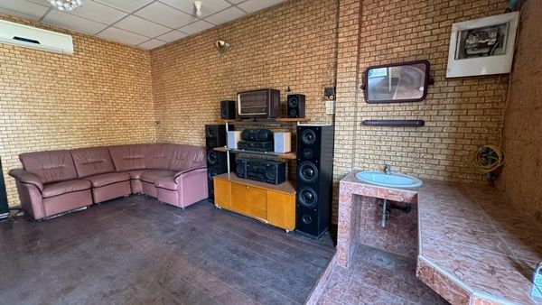 - ขายบ้านพร้อมที่ดิน 69 ตรว. ซ.จรัญฯ 63 บ้านพื้นที่เยอะ มีพื้นที่ปลูกต้นไม้ 40 ตรว. หรือโรงจอดรถ กว้าง