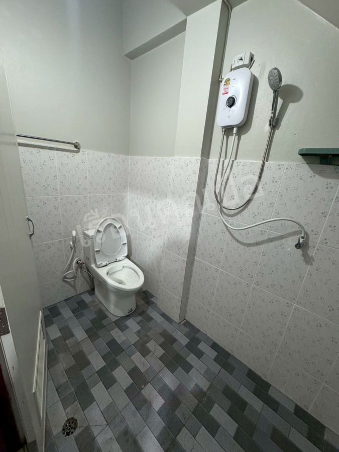 - ขายอาคารพาณิชย์ ทำเลทอง ใจกลางเมืองอุทัยธานี