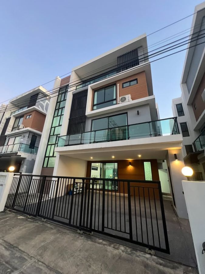 - เช่า โฮมออฟฟิศ 4 ชั้น กิ่งแก้ว 19 ใกล้สุวรรณภูมิ (พร้อมเฟอร์ฯ 30 ที่นั่ง)